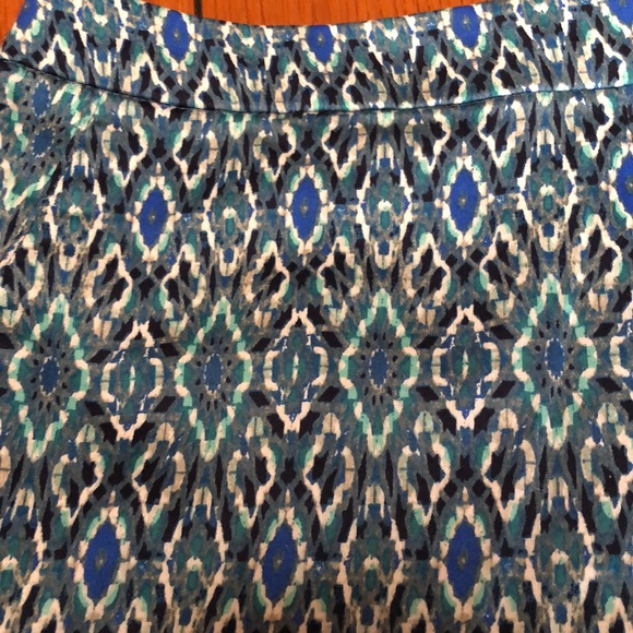 H&M geometrical print Chino style shorts size 10 - Picture 3 of 8